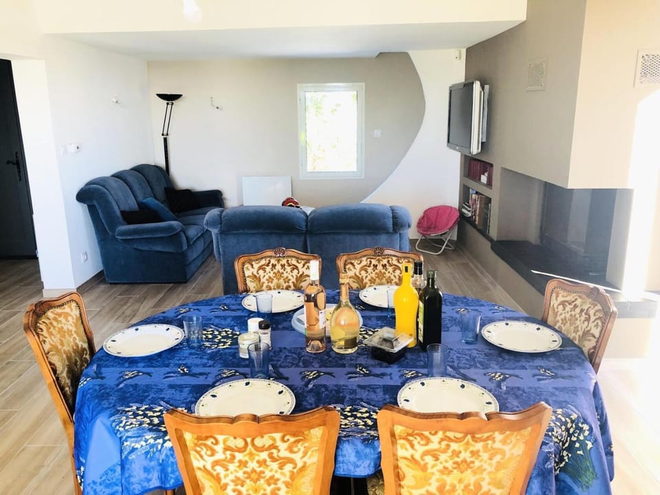 Résidence Les Genêts d'Or - maeva Home - Villa climatisée avec piscine 4 pièces 6 personnes - Confort MAE-3303 Apartment in Sanary-sur-Mer