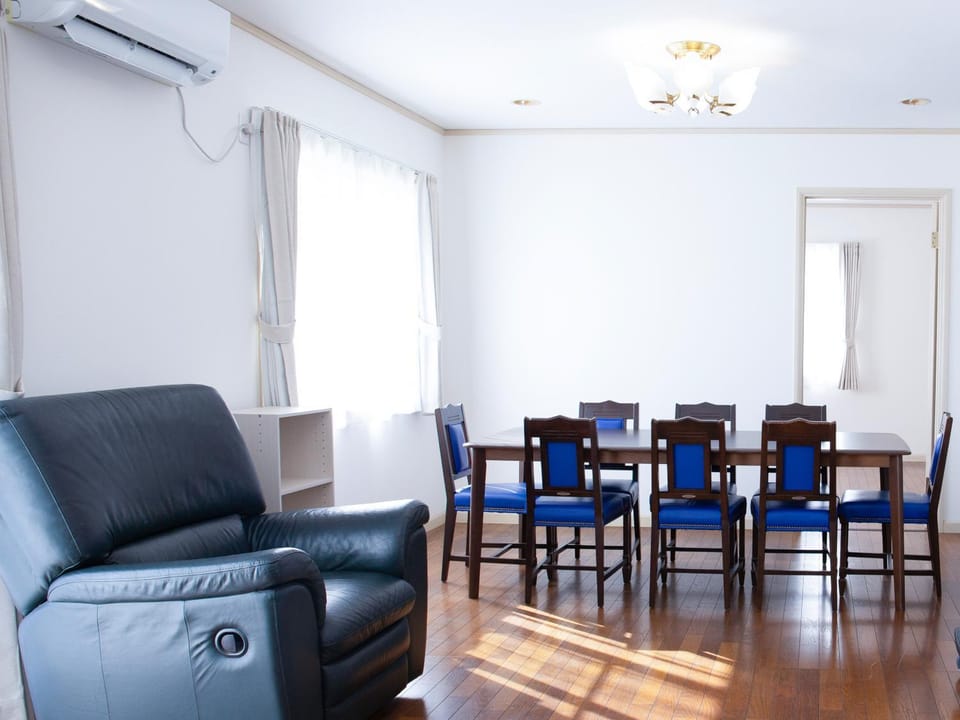 Living room, Diving