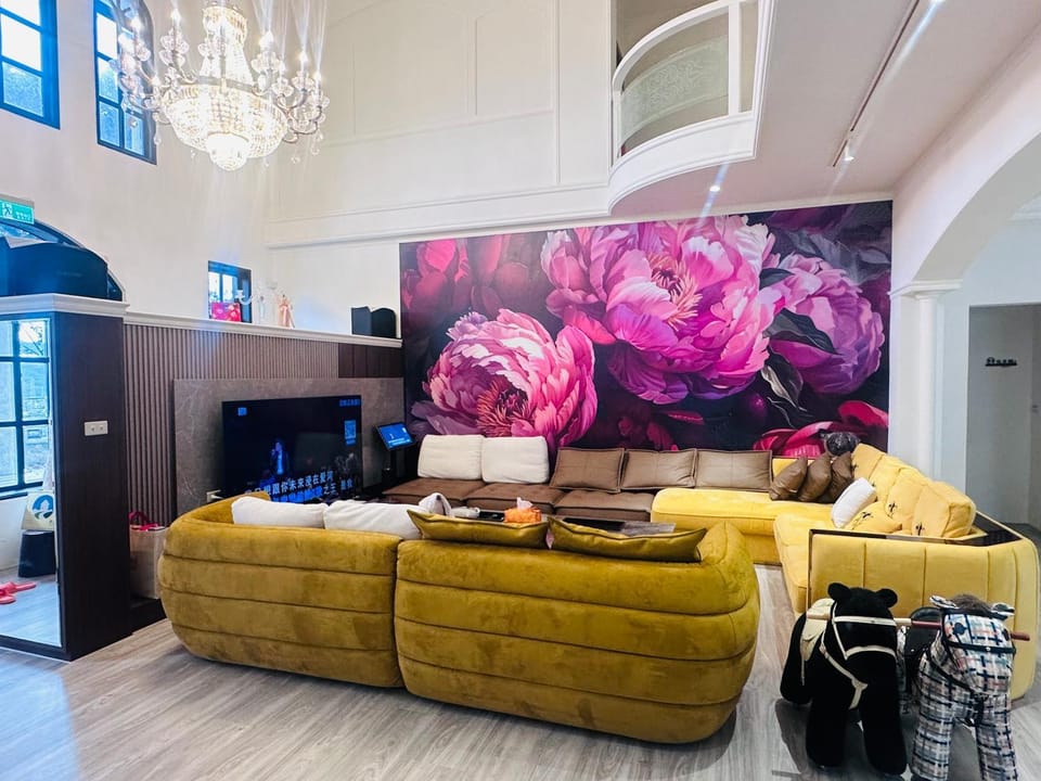 Communal lounge/ TV room, Communal lounge/ TV room