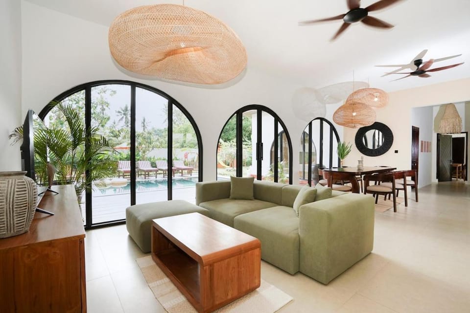 Living room, Pool view