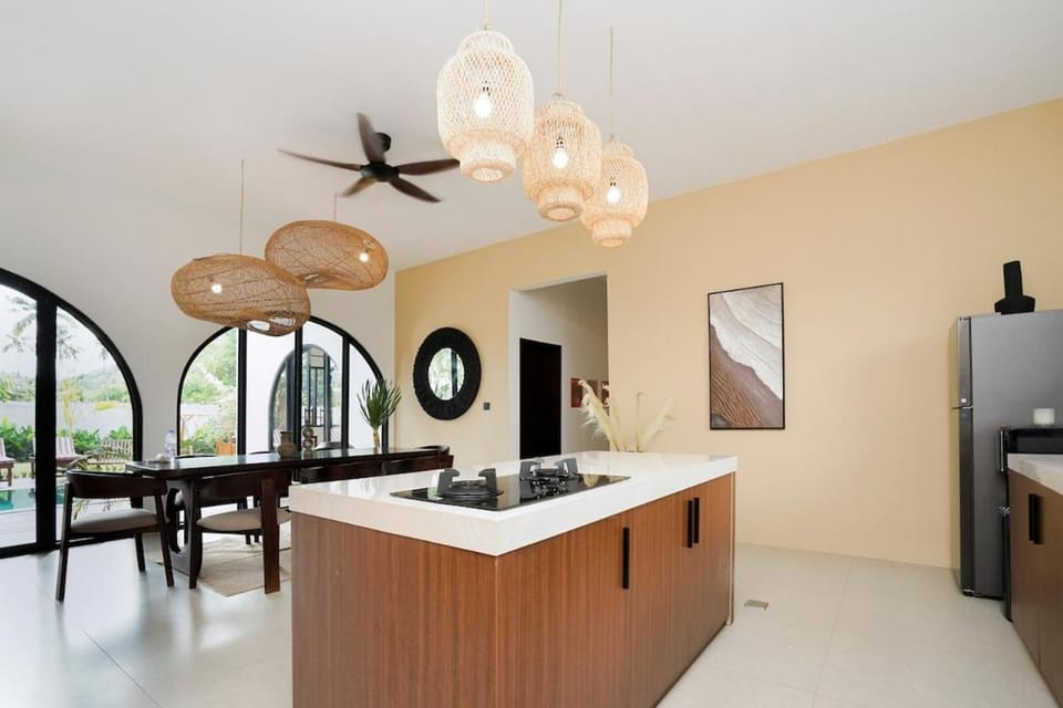 Brand new 5BD Villa with pool and kids playground Kuta, Lombok 8 min from central Kuta in heart of nature Villa in Pujut