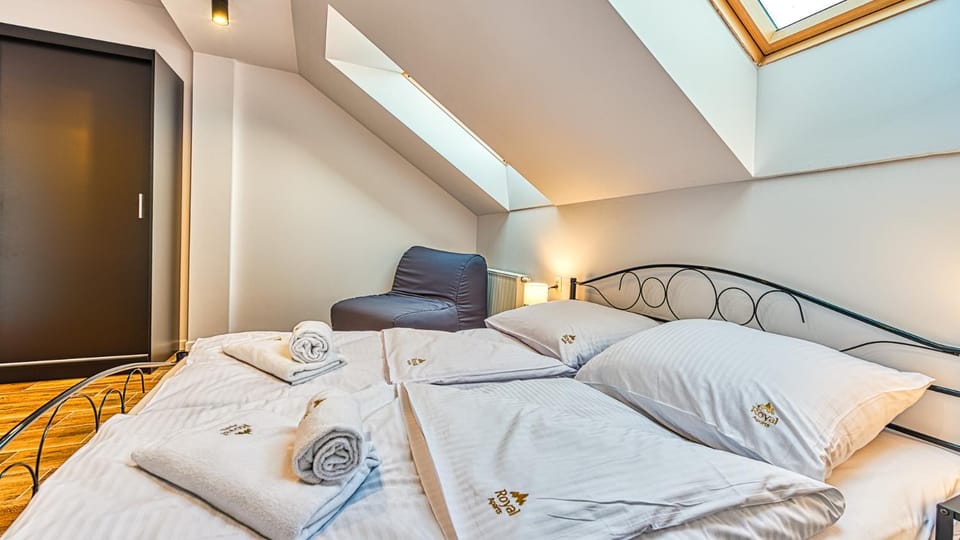 Bed, Seating area, Bedroom, towels