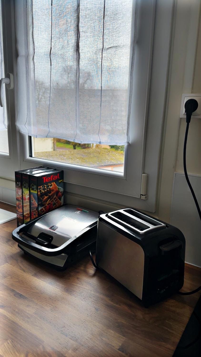Kitchen or kitchenette, toaster