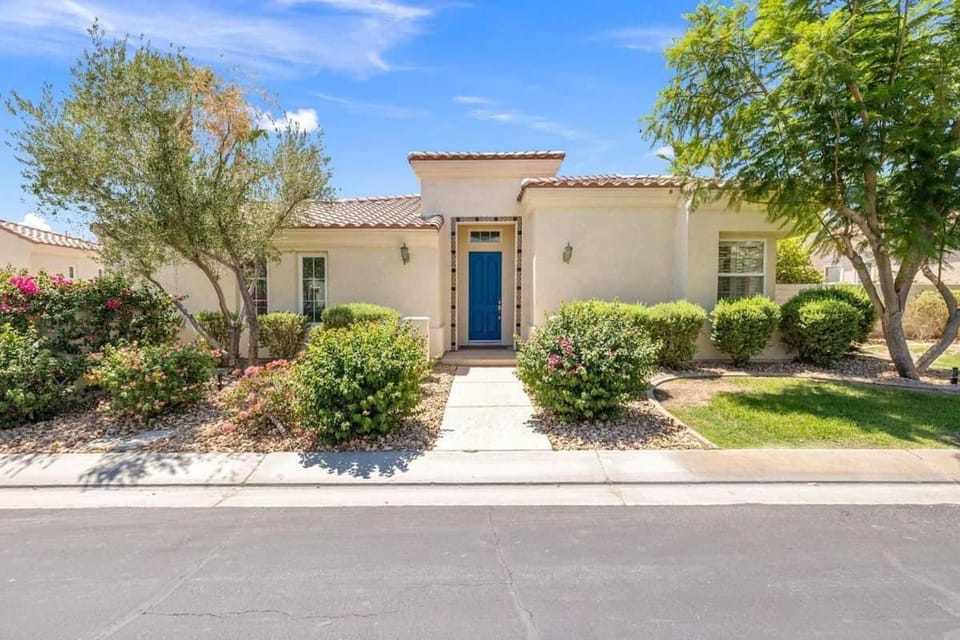 Desert Oasis: Close to Pools, Golf and Coachella! House in La Quinta