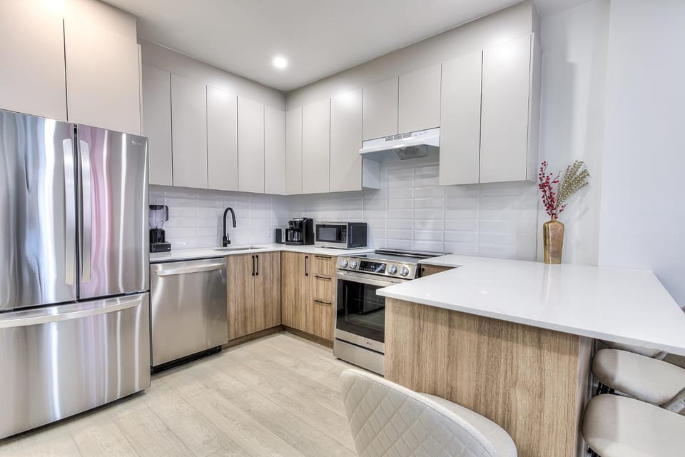 microwave, oven, stove, kitchen