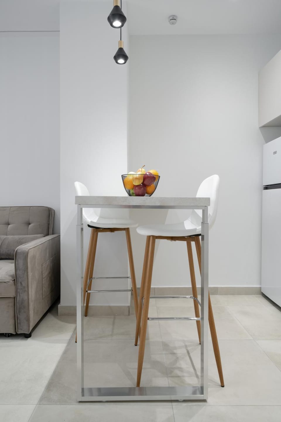 Kitchen or kitchenette, Living room, Seating area, Dining area