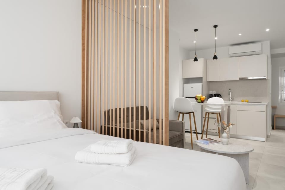 Bed, Kitchen or kitchenette, Photo of the whole room, Bedroom, towels