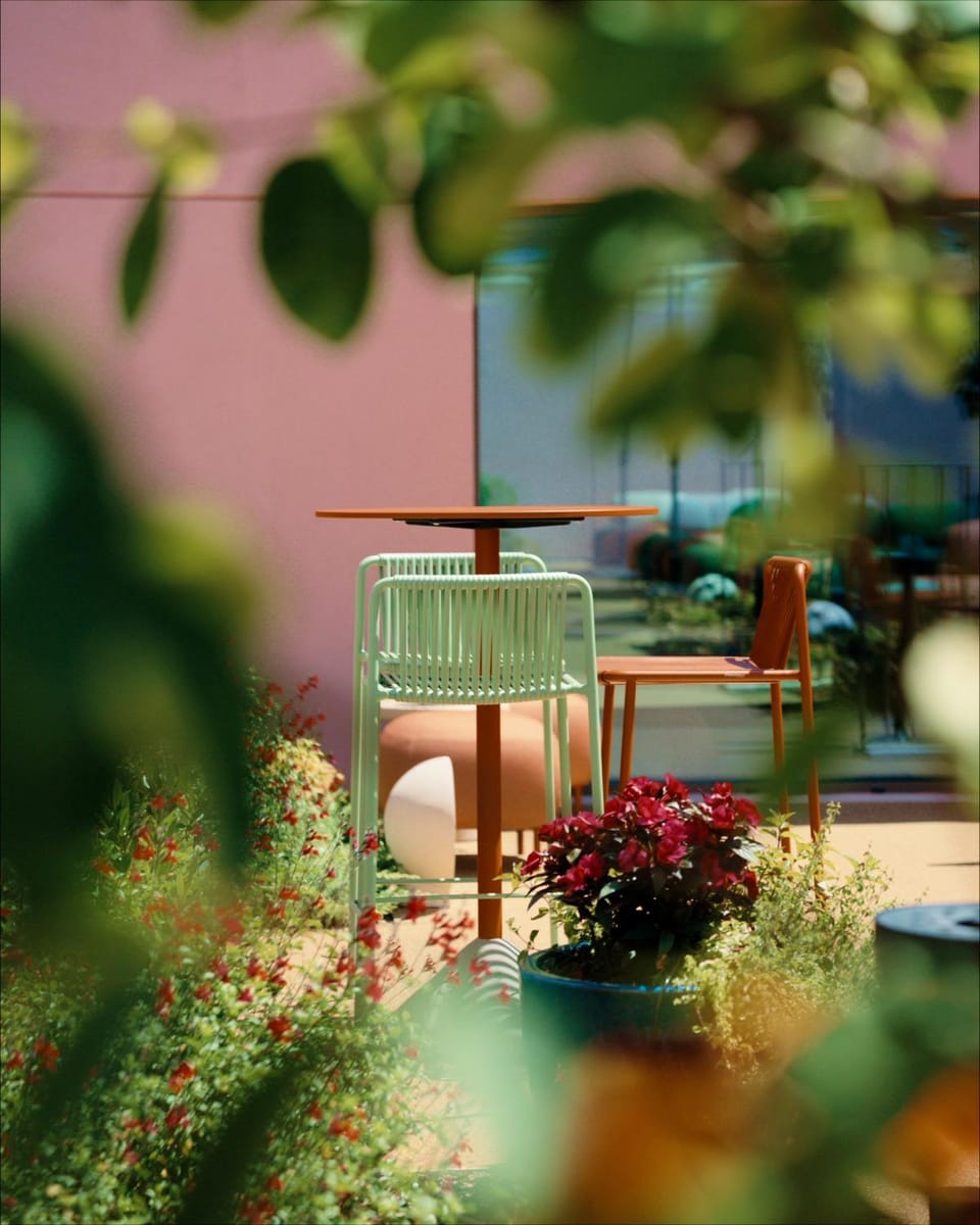 Property building, Garden, Balcony/Terrace