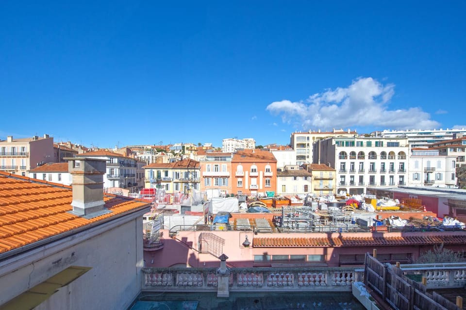 Neighbourhood, City view, Street view, Location