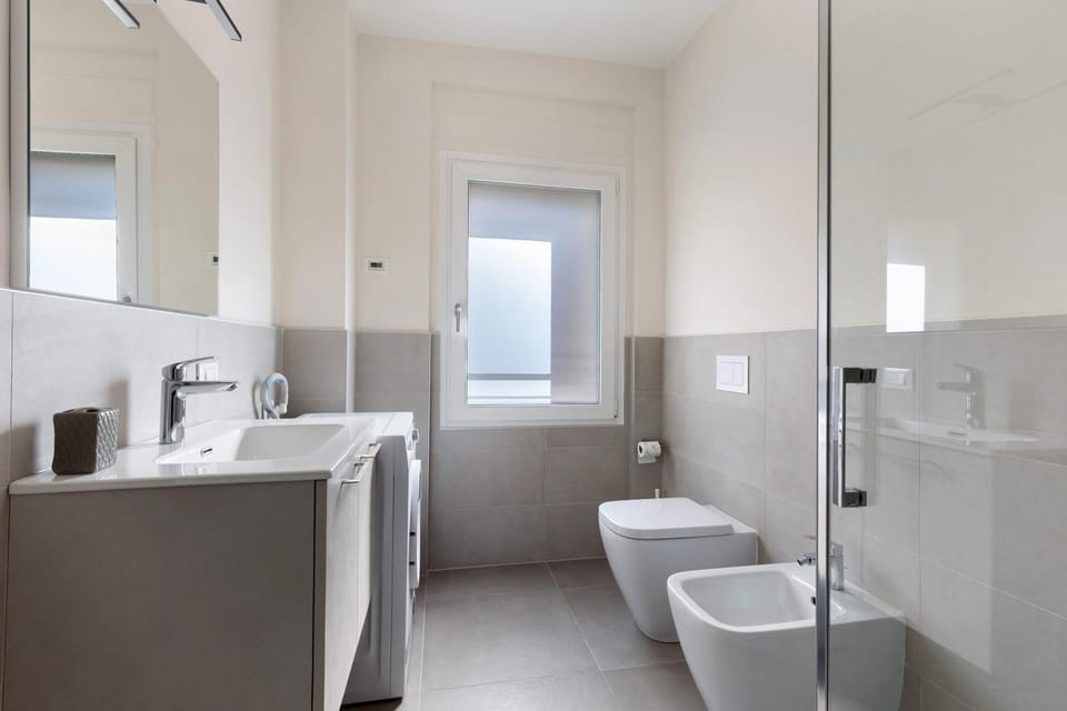 Bathroom, Living room