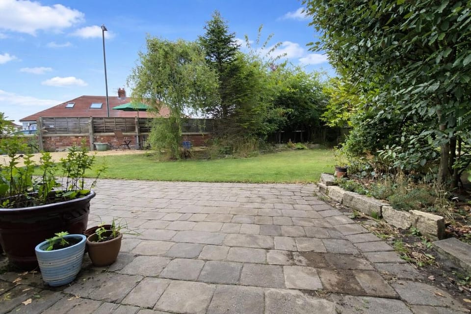 Property building, Garden, Garden view