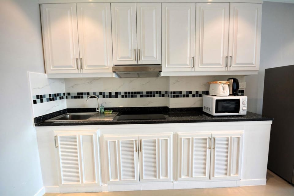 microwave, oven, kitchen