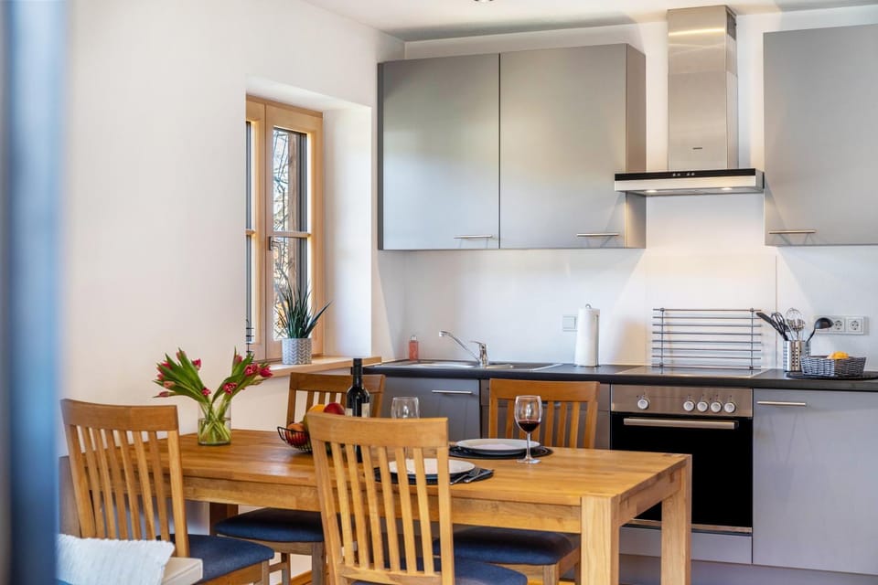 Property building, Kitchen or kitchenette, Living room