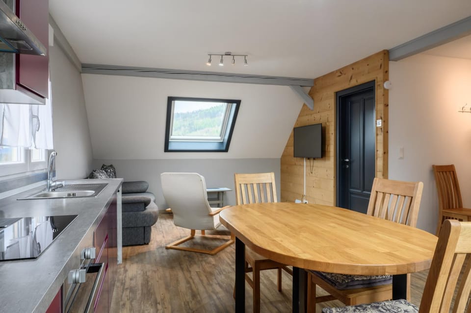 Property building, Kitchen or kitchenette, Living room