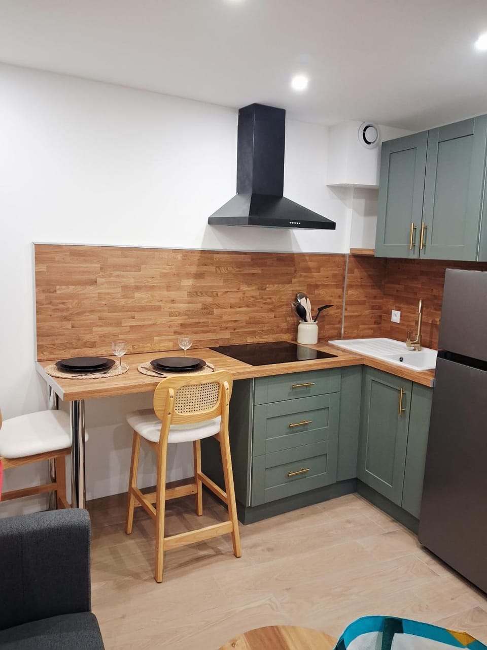 Le Jasmin T2 renovated air conditioning wifi and parking Apartment in Balaruc-les-Bains
