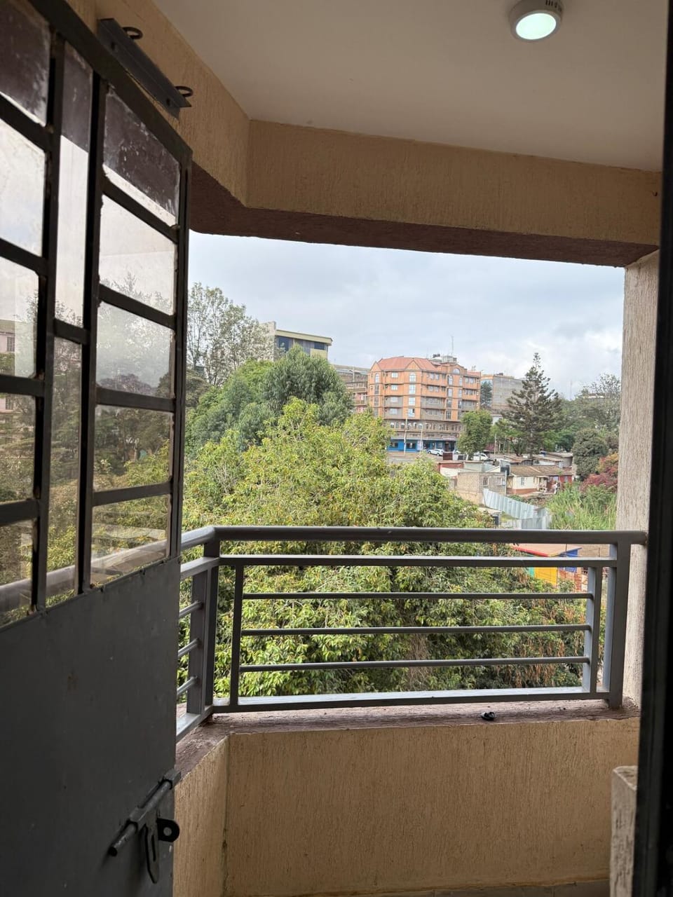 1b in thika town with parking Apartment in Kenya