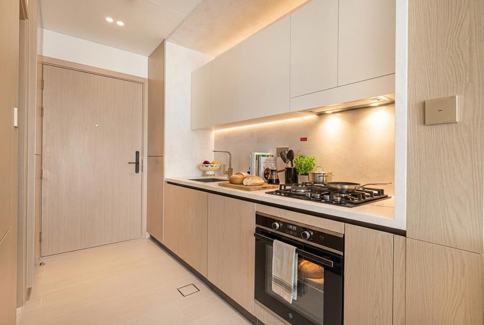 Binghatti Phoenix! Longest Pool in Dubai! Brand New Building, 2 Double Beds! Apartment in Dubai
