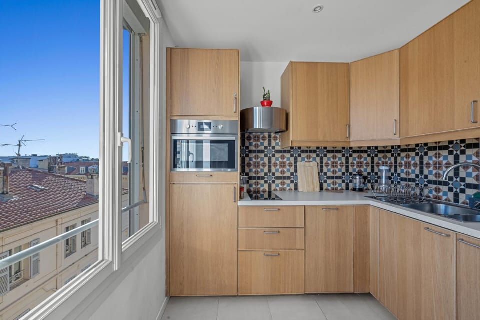 REF 2049 - 3 room apartment Top floor Sea view for rent Apartment in Cannes