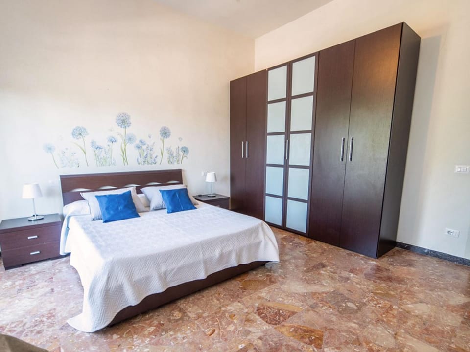 Bed, Photo of the whole room, Bedroom, wardrobe