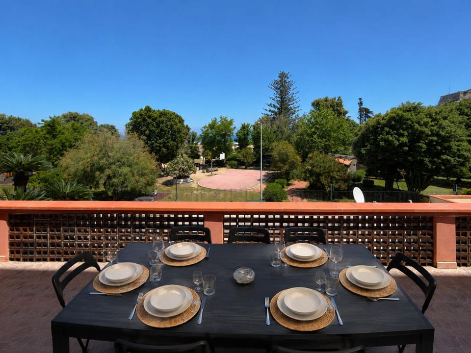 Balcony/Terrace, Dining area, Garden view