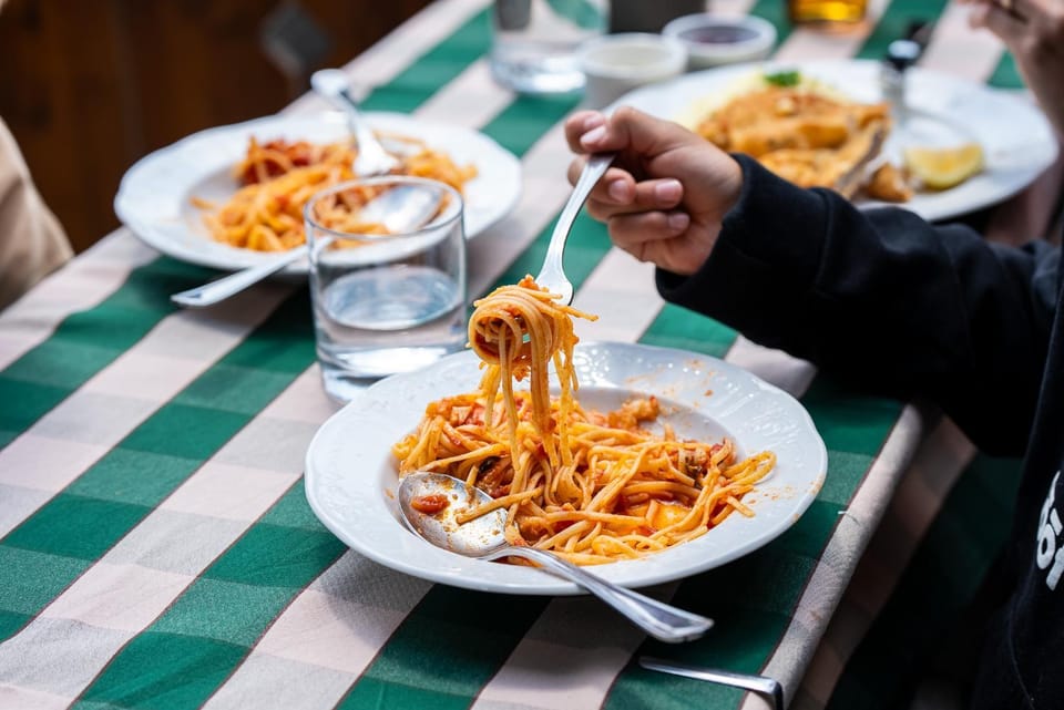Restaurant/places to eat, People, Dinner