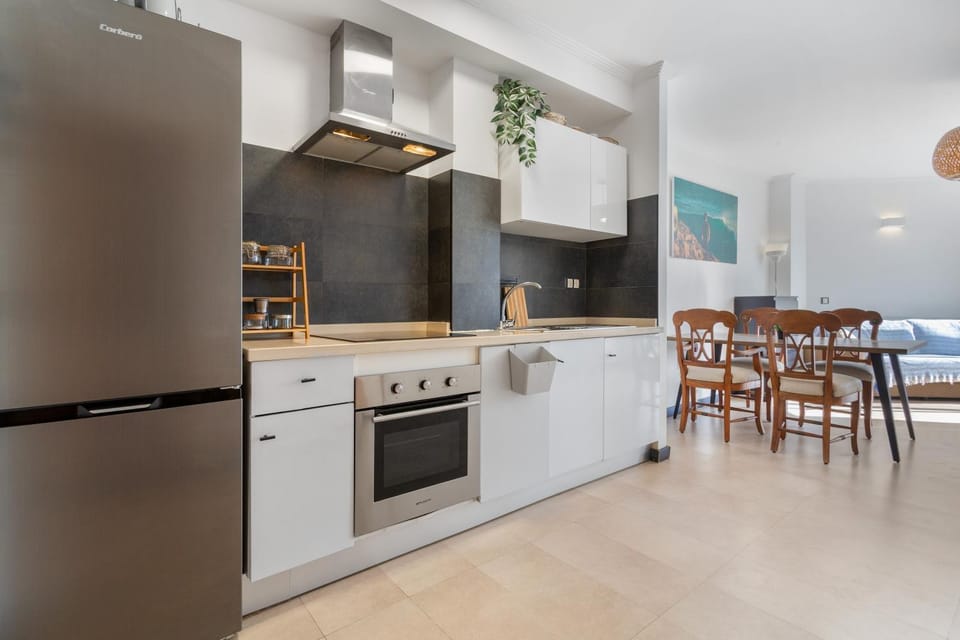 Property building, Kitchen or kitchenette, Living room