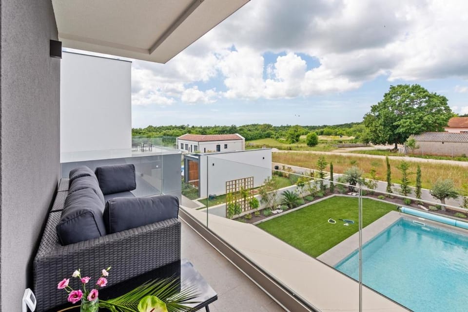 Garden, Balcony/Terrace