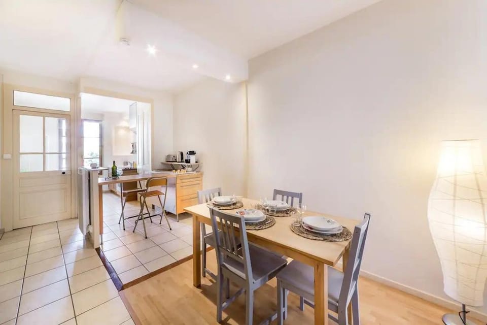 Coffee/tea facilities, Kitchen or kitchenette, Living room, Seating area, Dining area, kitchen