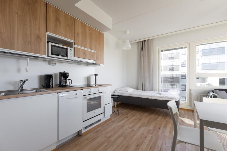 Kitchen or kitchenette, Seating area, oven, stove