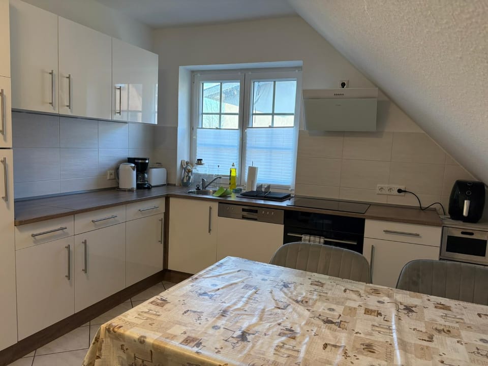 Kitchen or kitchenette, kitchen, kitchen