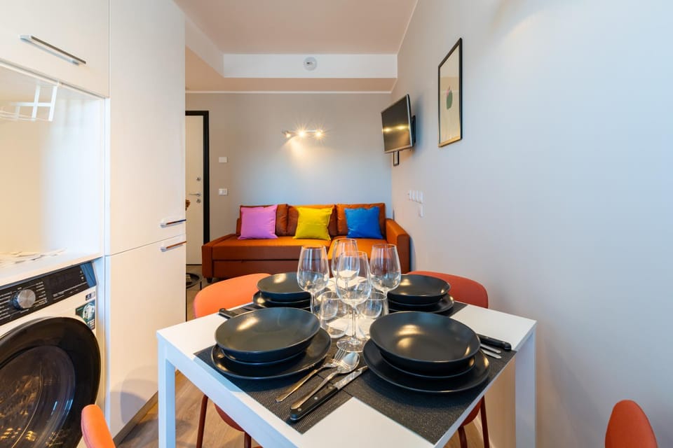 Living room, Dining area, air conditioner