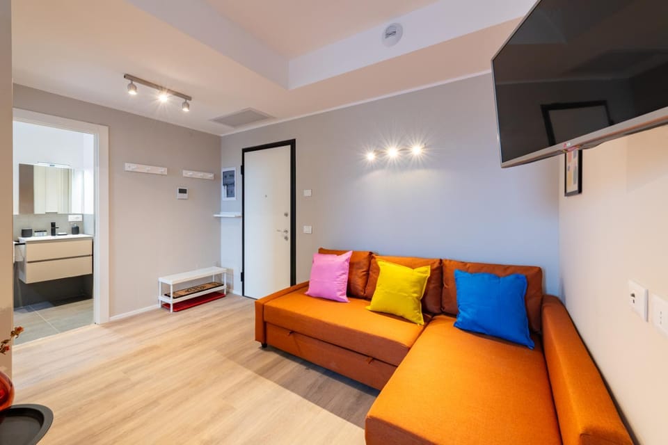 Living room, Photo of the whole room, air conditioner
