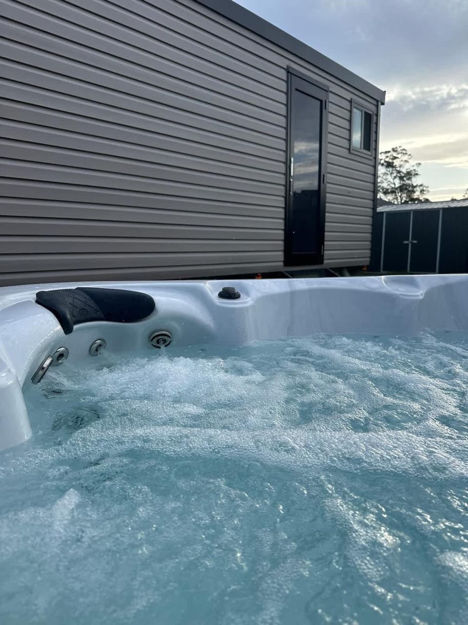 Havenly Stay A Tiny Home Central Location with Firepit & Spa House in New South Wales