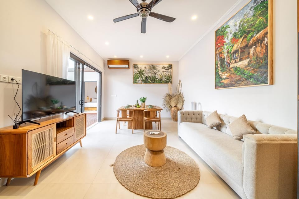 TV and multimedia, Living room, Dining area