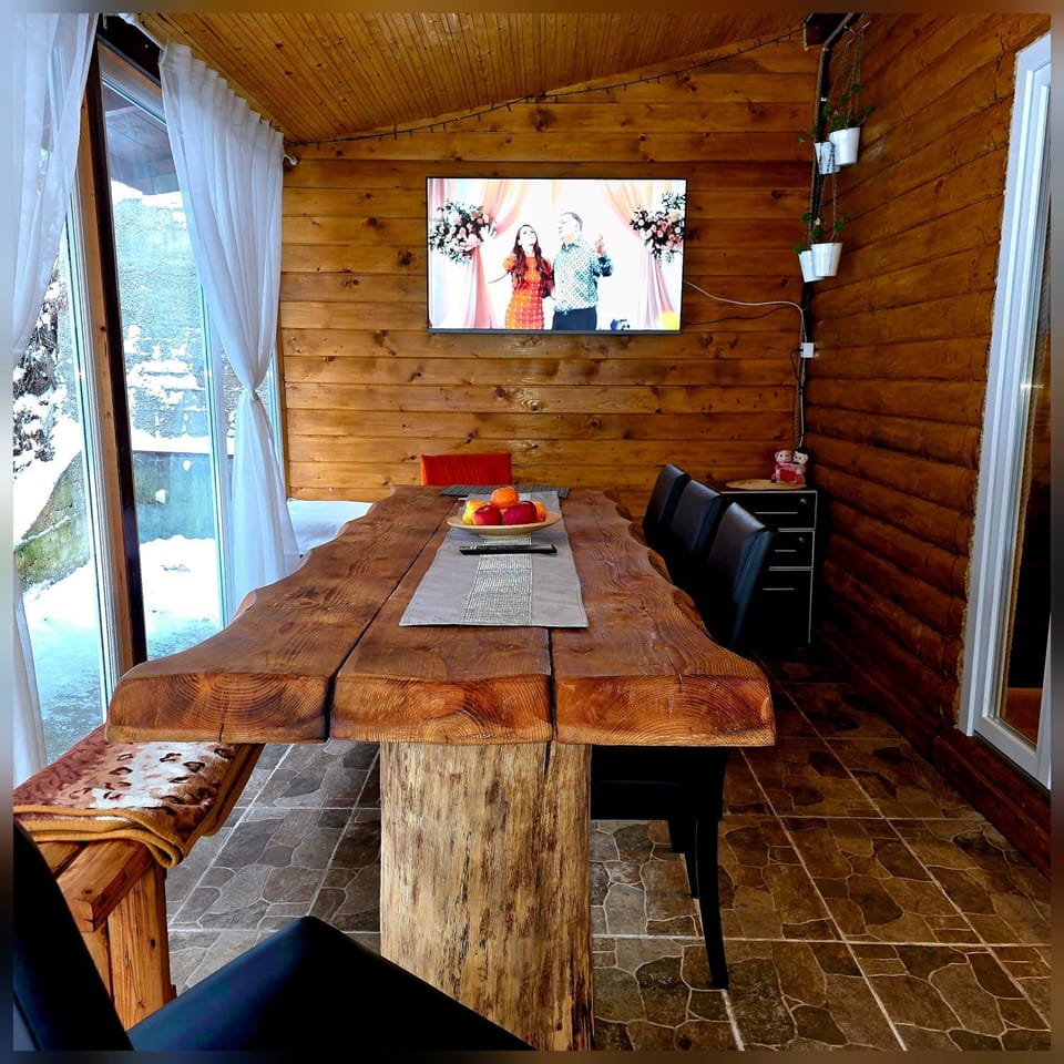 Flowers Cabin Cabin in Cluj County