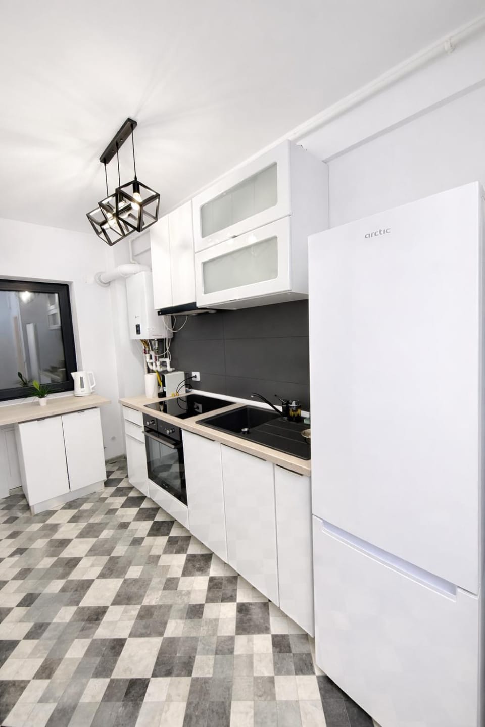 Kitchen or kitchenette, oven, pet friendly, stove