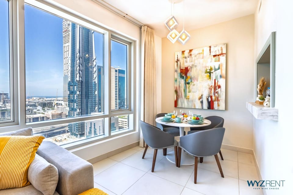 Living room, Seating area, Dining area, City view