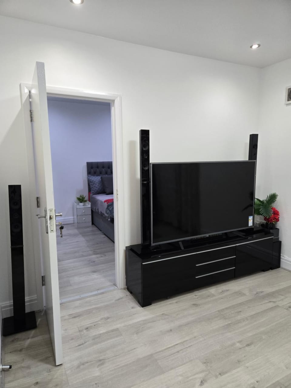 Communal lounge/ TV room