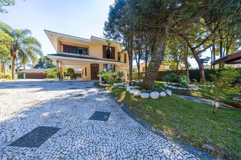 3 Bedroom Townhouse with Pool and Gourmet Area Villa in Curitiba