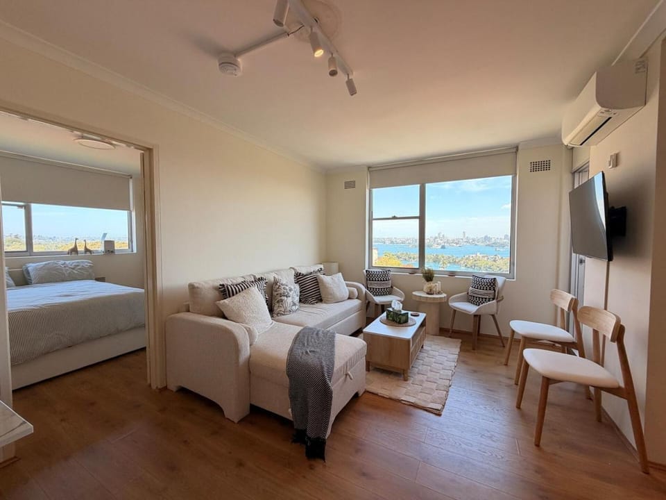 Mosman | Stunning Opera & Bridge View | KozyGuru Apartment in Sydney