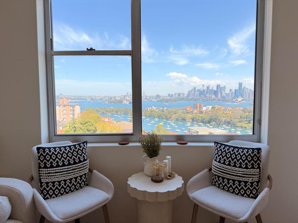 Mosman | Stunning Opera & Bridge View | KozyGuru Apartment in Sydney