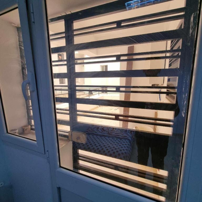Spacious Apartment Ennasr 2-BR Apartment in Tunis