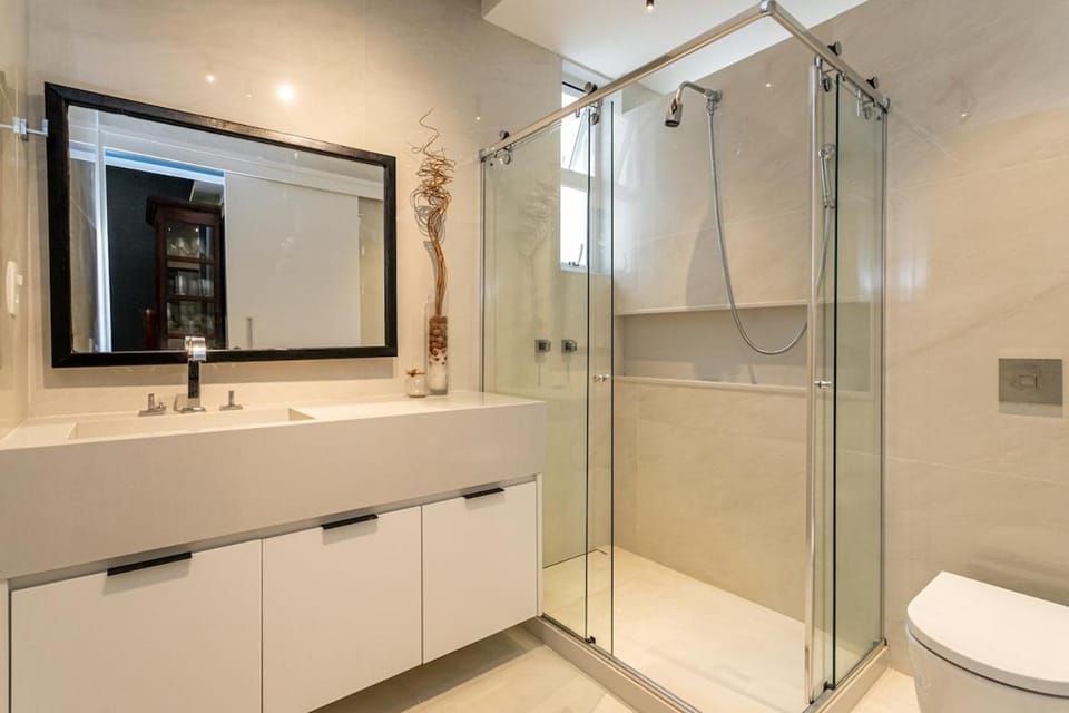 Nardete · Leme 300m praia: 2 quartos, modernidade e conforto Apartment in Rio de Janeiro