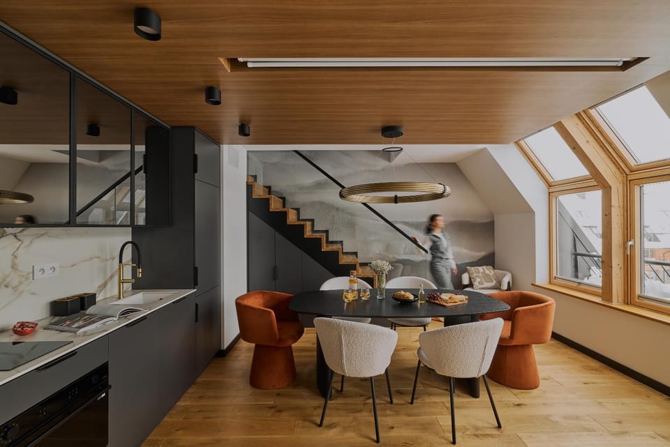 Kitchen or kitchenette, Living room, Seating area, Dining area