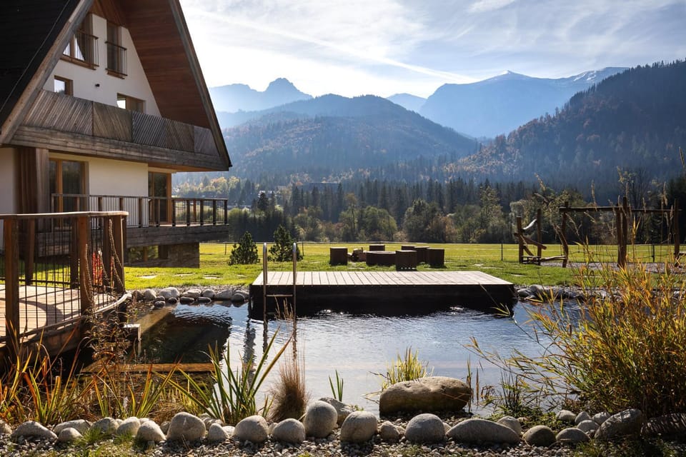 Property building, Nearby landmark, Spring, Day, Natural landscape, Mountain view