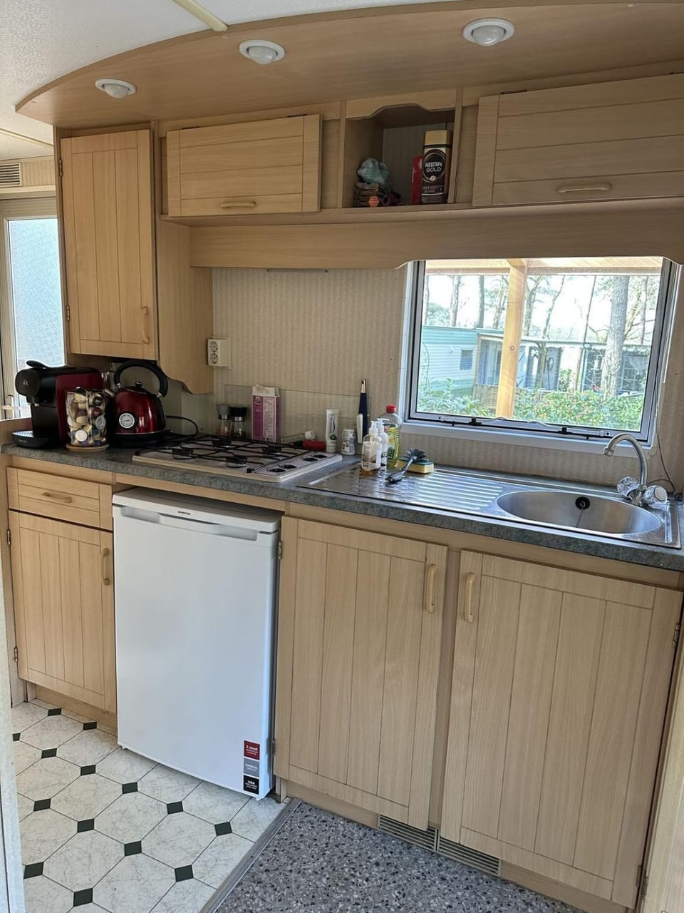 Kitchen or kitchenette