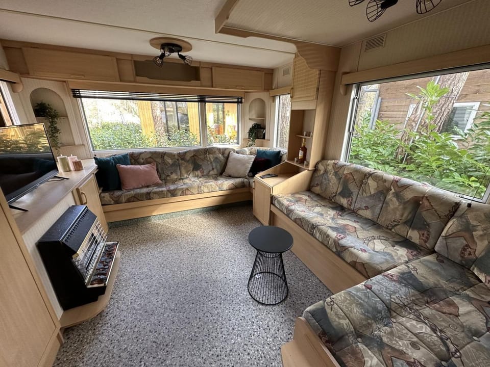 Communal lounge/ TV room, Living room