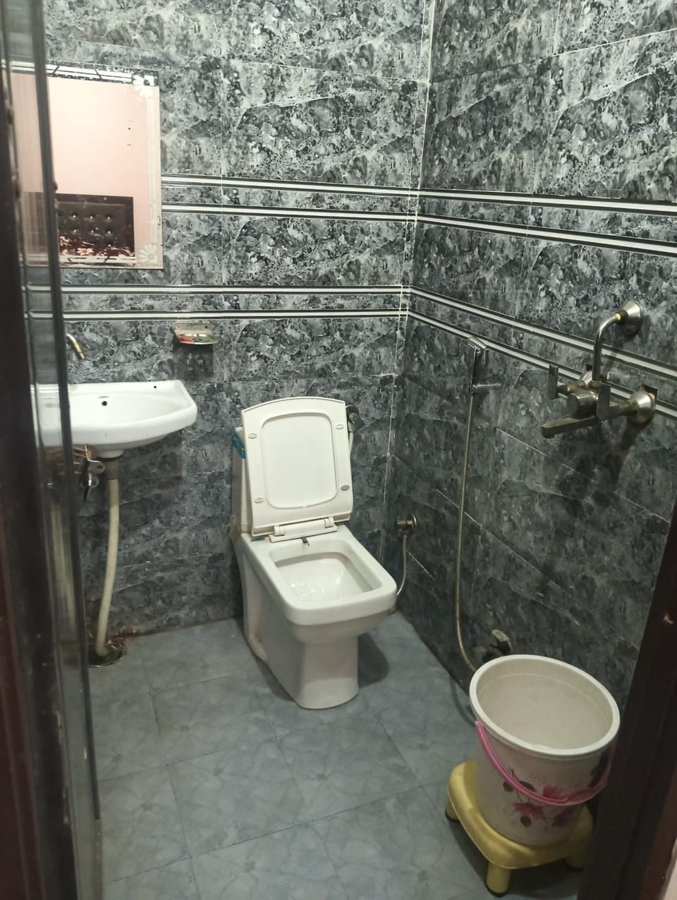 Shower, Toilet, Bathroom