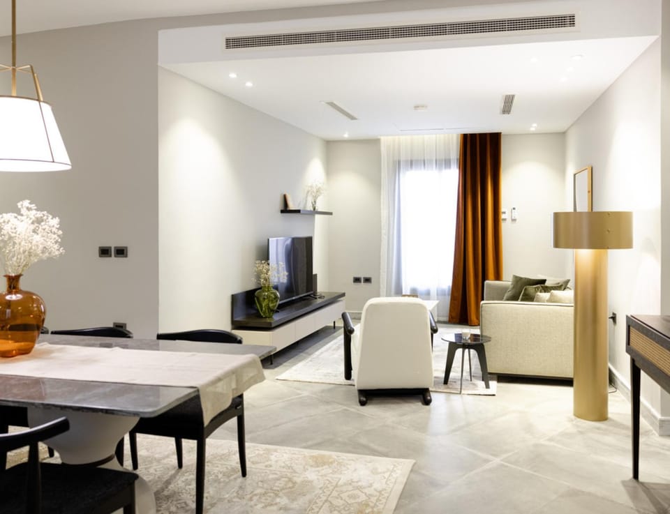 TV and multimedia, Living room, Dining area