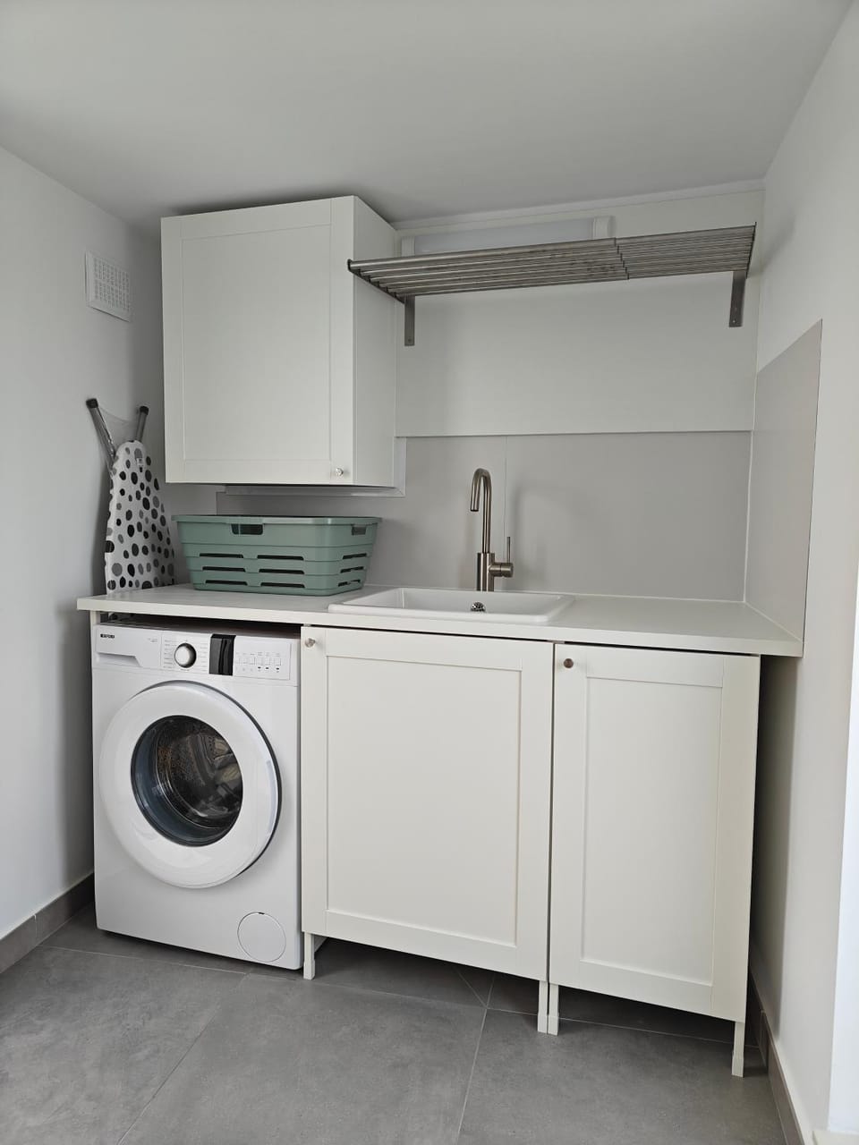 flat iron, laundry, washing machine